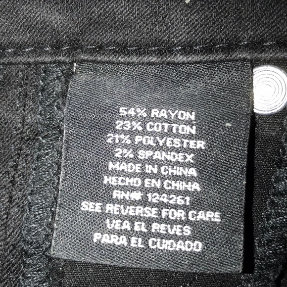 BNWOT black skinny tight at ankle G soft jeans - Picture 3 of 5